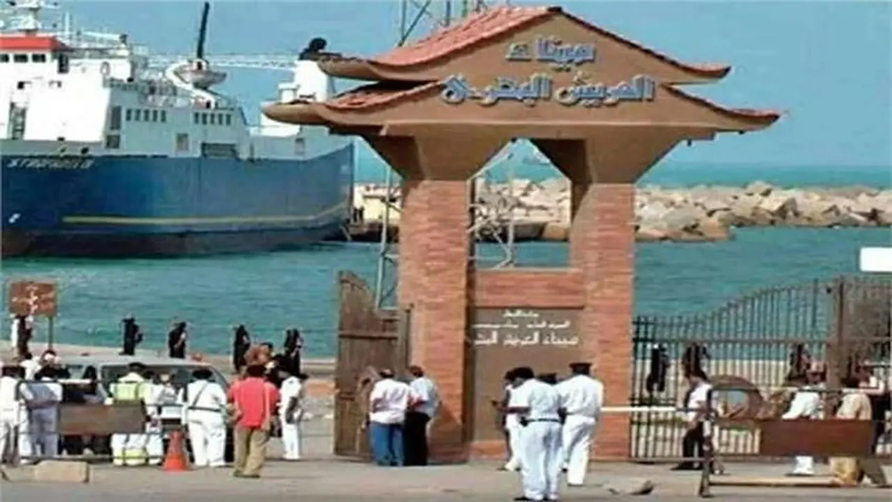 بسبب العواصف الترابية.. قرار إغلاق ميناء العريش البحري يتصدر واجهة الأحداث ونشاطات الشحن
